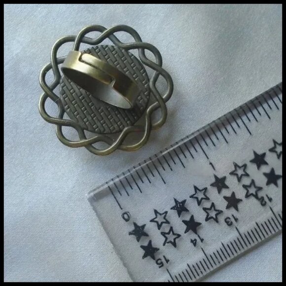 Statement Ring with Dried Pressed Flowers is One of a Kind Cottagecore - Picture 2 of 11